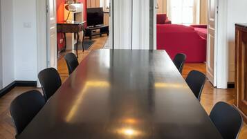 ์ํผ๋ฆฌ์ด ์ํํธ, ์ฐ ์ ๋ง, ํ์ | ๊ฑฐ์ค ๊ณต๊ฐ