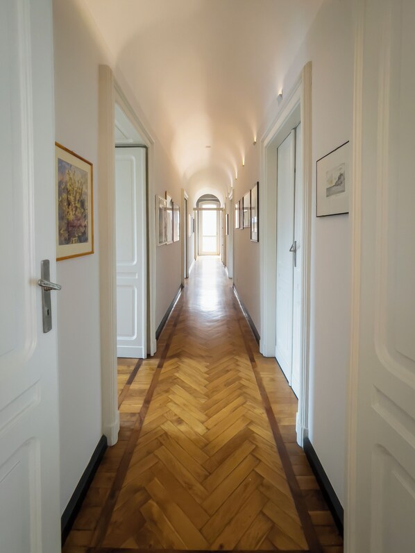 Superior Apartment, Mountain View, Tower | Living area