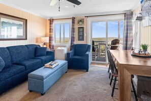 TV - ML282 Cozy 2BR 2BA Mountain Views Ski-in Ski-out (Snowshoe)