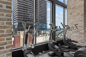 Fitness facility - Luxury Downtown Miami Condo 2BR (Miami)