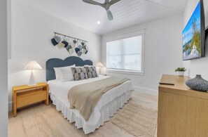 Room - Amazing AMI House! Heated pool and hot tub! (Anna Maria)