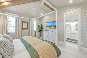 Room - Amazing AMI House! Heated pool and hot tub! (Anna Maria)