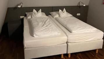 Habitación doble | Escritorio, espacio para trabajar con laptop y wifi gratis
