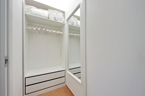 Interior - The Vatican dwelling: Vatican 47 (Roma)