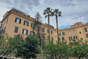 Exterior - The Vatican dwelling: Vatican 47 (Roma)