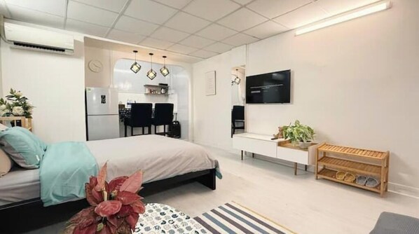 1 bedroom, internet, bed sheets