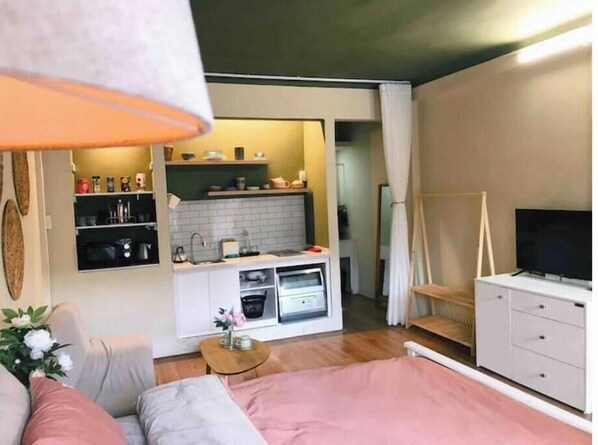 1 habitación, internet y ropa de cama 