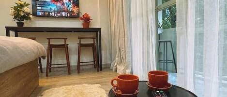 1 bedroom, internet, bed sheets