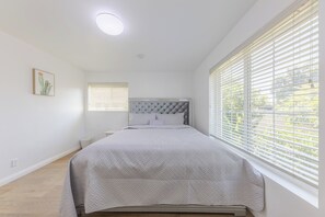 3 bedrooms, iron/ironing board, WiFi, bed sheets - Beautiful Arcadia 3B&2B Home With New Bathroom (Arcadia)