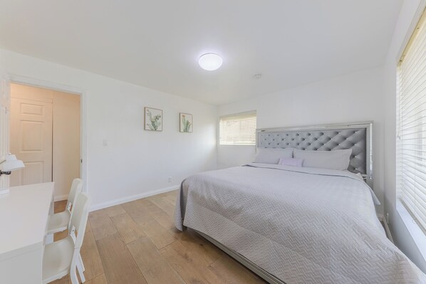 3 bedrooms, iron/ironing board, WiFi, bed sheets
