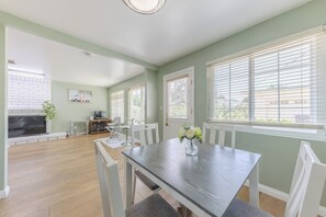 Dining - Beautiful Arcadia 3B&2B Home With New Bathroom (Arcadia)