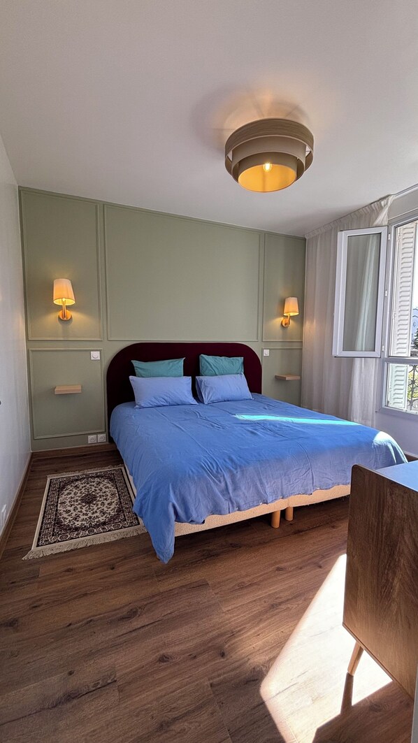 2 bedrooms, iron/ironing board, Internet, bed sheets