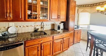 Spacious 5BR Home • Sleeps 10 • Near NYC & Long Island Beaches