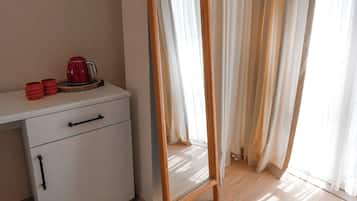 Standard-Doppelzimmer, Balkon, Gartenblick | Zimmersafe, Verdunkelungsvorhänge, schallisolierte Zimmer