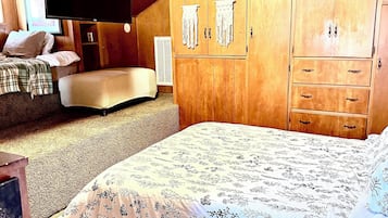 1 habitación, tabla de planchar con plancha, wifi gratis y ropa de cama