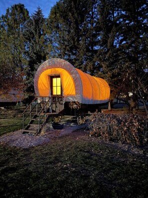 المنشأة من الخارج