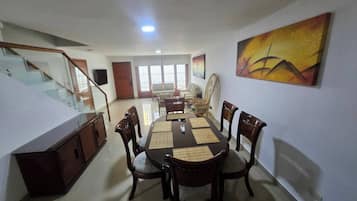 Shared Dormitory, 1 Bedroom, Balcony | Dining room