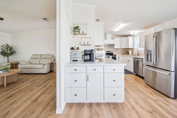 Interior - Welcome to paradise at Paradise Cove! (Welaka)