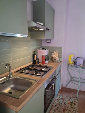 Un four, surface de cuisson