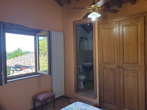 2 bedrooms, iron/ironing board, bed sheets
