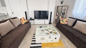 スマートテレビ、DVD プレーヤー、書庫、ミュージックライブラリ