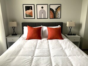 2 habitaciones, tabla de planchar con plancha, wifi y ropa de cama 