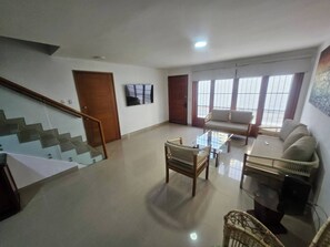 Shared Dormitory, 1 Bedroom | Living room | Books