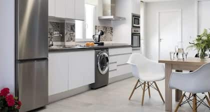 Ideal for families and groups, modern VFT, up to 5 guests and 5 minutes from downtown.