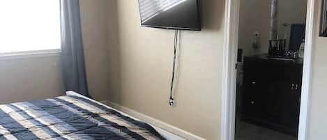 3 bedrooms, iron/ironing board, travel cot, WiFi