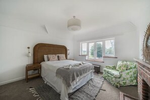 3 bedrooms, WiFi, bed sheets