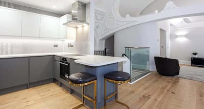 Unique City Centre Luxury Three Bed Apartment