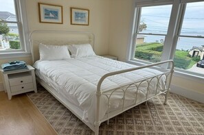 5 bedrooms, WiFi, bed sheets