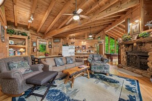 Smart TV, fireplace, DVD player