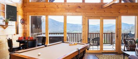 غرفة الألعاب