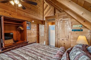 2 bedrooms, iron/ironing board, WiFi (free), bed sheets