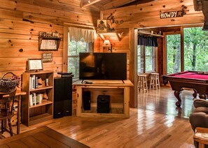 Games room - Rustic Wooded Cabin w/ Game Room & Hot Tub (Sevierville)