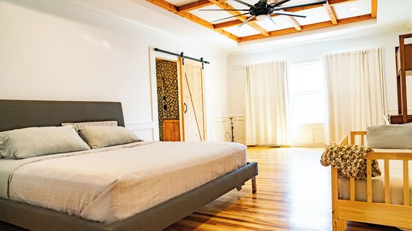 5 makuuhuonetta, silitysrauta/-lauta, Wi-Fi, vuodevaatteet