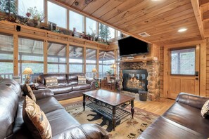 Smart-TV, Kamin, DVD-Player