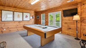 Games room - 9 Bedroom Retreat w/ Views & Pool Table (Sevierville)