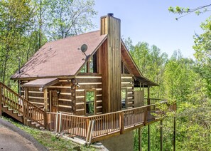 Exterior - Rustic Charm & Comfort w/ Hot Tub & Views (Sevierville)