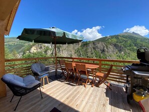 Outdoor dining - Chalet, balcony, fireplace or stove, parking, ski locker, 150m², Valloire (Valloire)