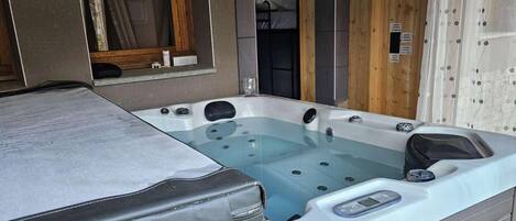 Baignoire à remous intérieure