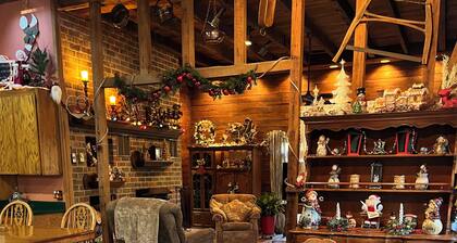 Family friendly 3-bedroom farmhouse in the Tennessee Valley near Fayetteville