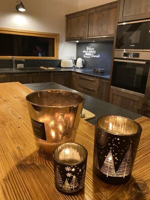 Réfrigérateur, micro-ondes, four, lave-vaisselle