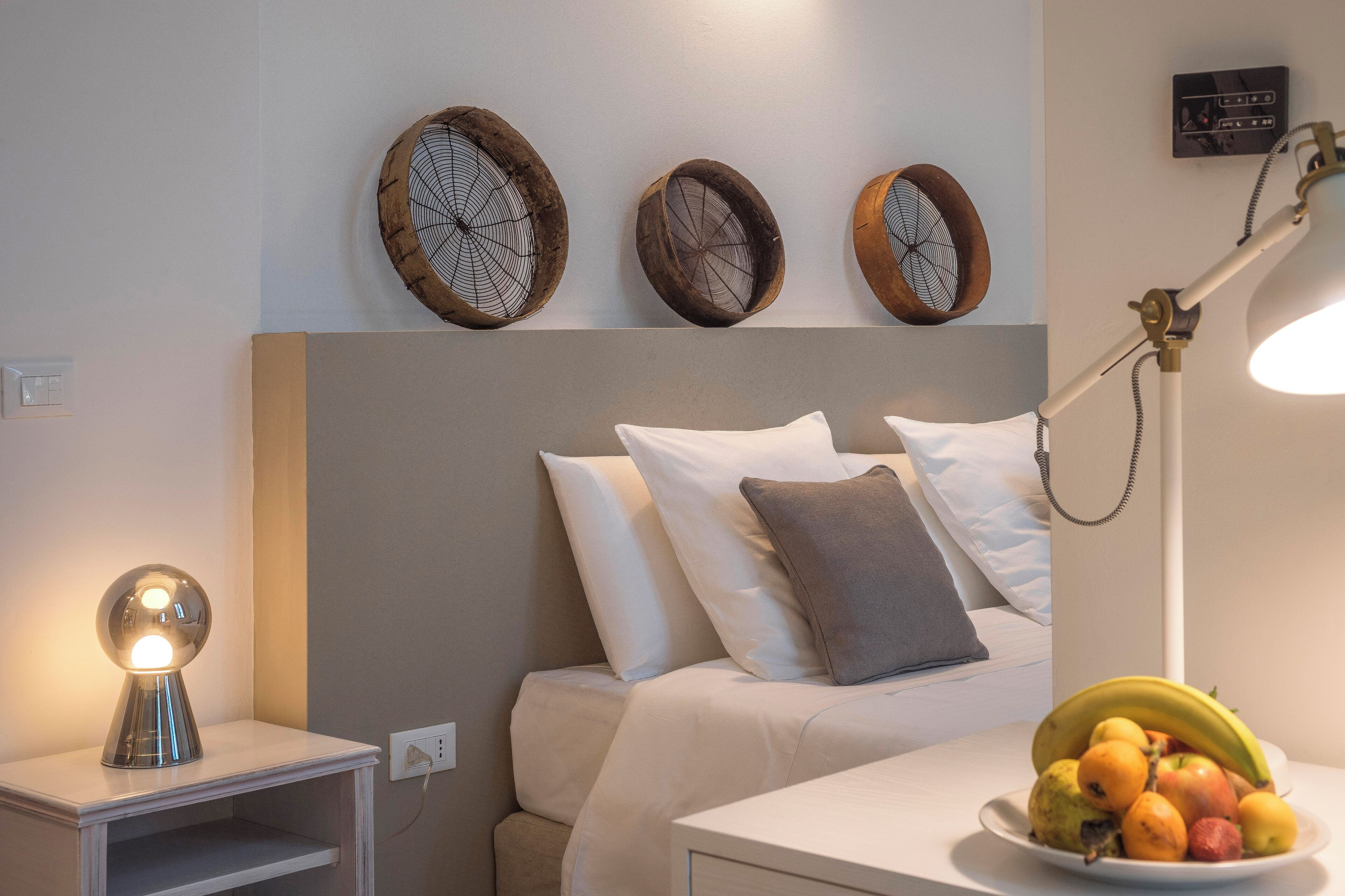 Camera Deluxe con letto matrimoniale o 2 letti singoli | Una cassaforte in camera, una scrivania, postazione laptop