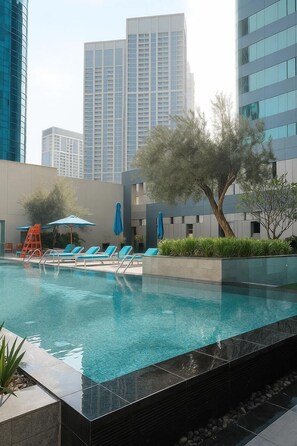 Outdoor pool - 1BHK. Burj View. Business Bay. Vera II (Dubai)