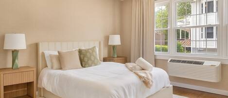2 bedrooms, iron/ironing board, Internet, bed sheets