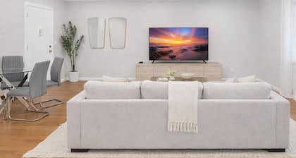 Modern Westville Nest Near Yale with Parking