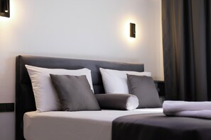 Habitación doble Deluxe | Escritorio, wifi gratis y ropa de cama