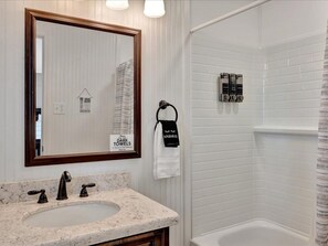 Shower, hair dryer, towels, soap - On Toledo Time, Hemphill. TX (Hemphill)